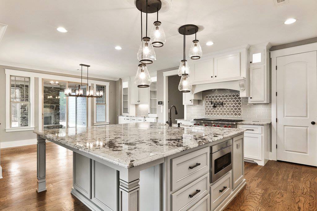 https://megagranite.com/wp-content/uploads/2018/07/Royal-White-Granite-2-1.jpg